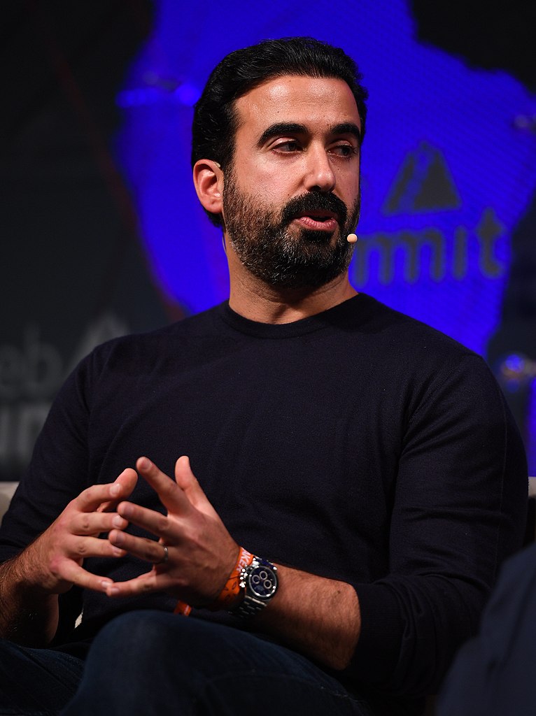 Ayman hariri in a summit